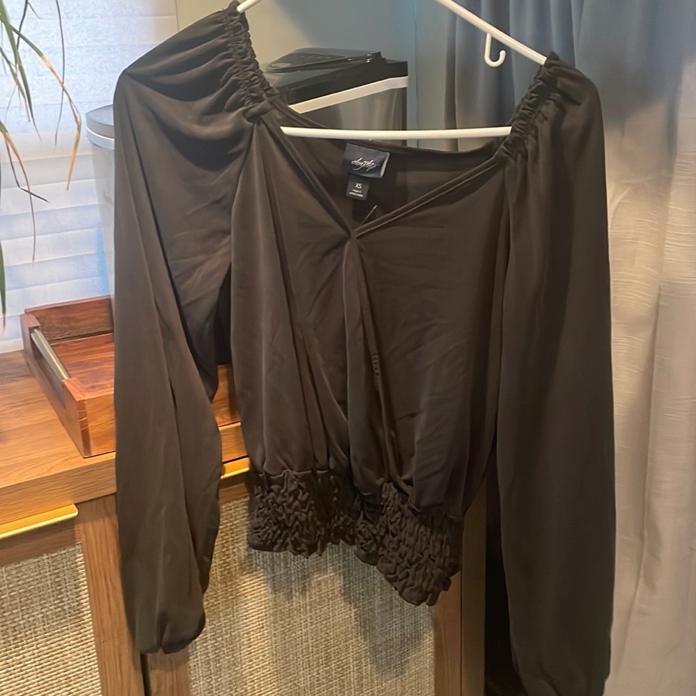 Buckle women’s black blouse